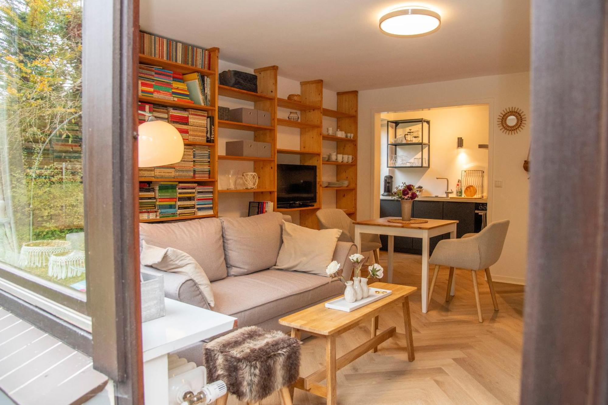 Mitten Im Gruenen - Apartment Mit Wohlfuehlcharakter In Stadtrandlage Eutin Exterior foto